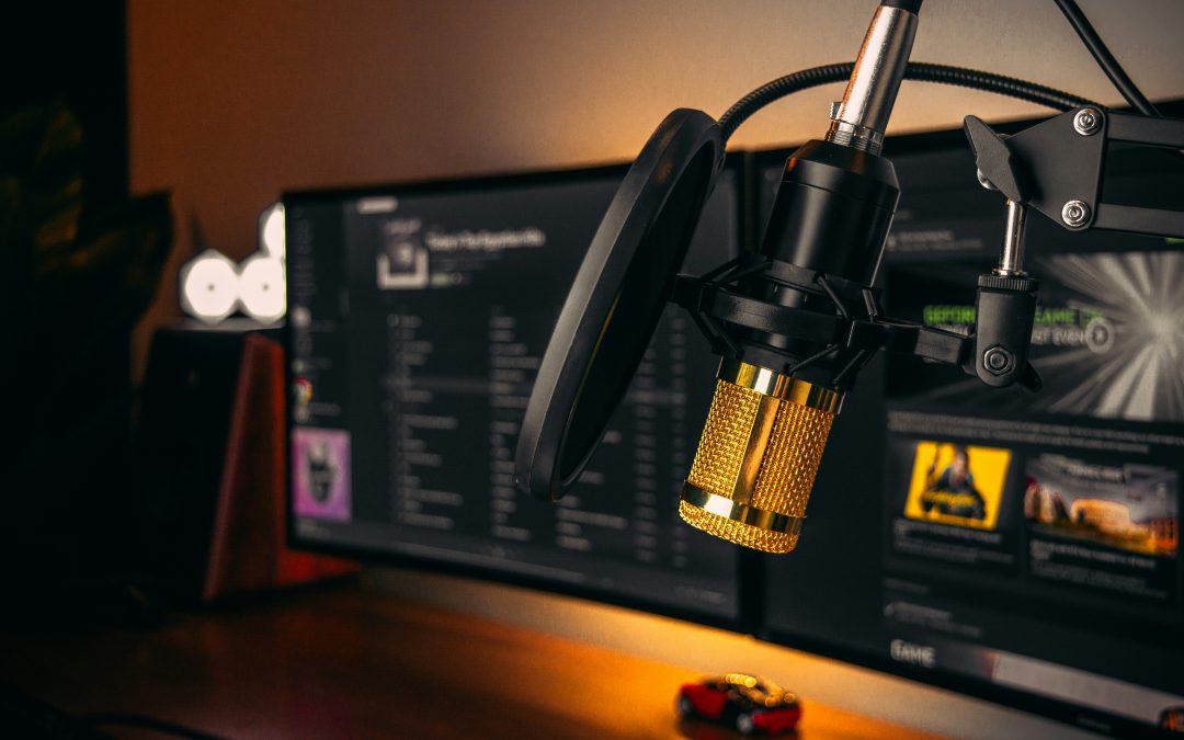 4 Types of podcasts and how to choose the right one for your company (+ examples)